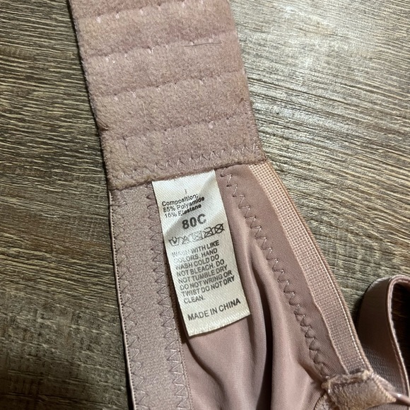 4 36C/80C Bras in Burgundy, Ivory, Dark Nude & Black - Picture 12 of 13